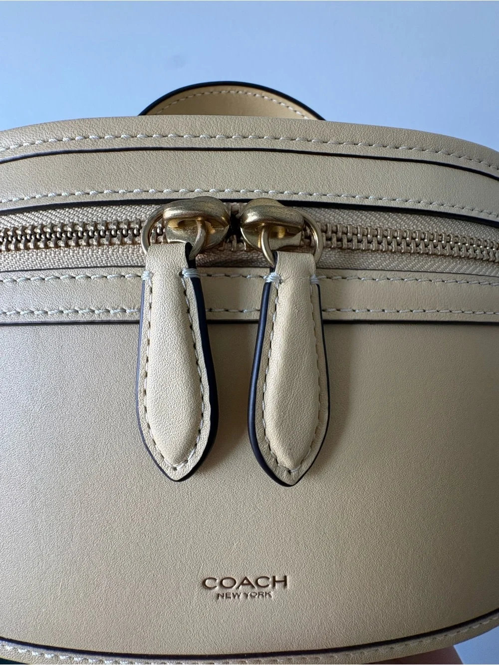 Coach Trail Bag in Vanilla - Picture 12 of 13